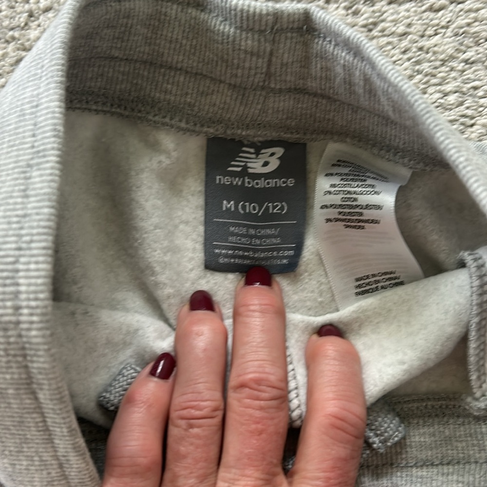 Girls New Balance Light Gray Jogger/Sweatpants - Picture 5 of 6